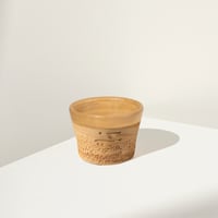 كوب فخاري بشعار حي - لون بيج