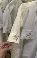 ثوب العيد مطرز بالاسم