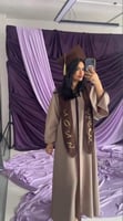 عباية تخرج بالاسم لون بيج