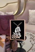 تعليقة سياره حصان وعود