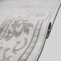 سجاد اليفين بلس ابيض