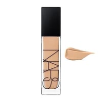 كريم أساس نارس الطبيعي طويل الأمد Natural Radiant...