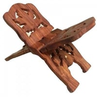 حامل مصحف خشبي صغير