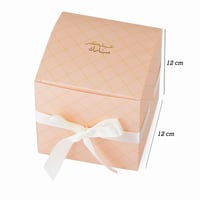 علبة التوزيعات الفاخرة بختم " عيدكم مبارك" لون ورد...