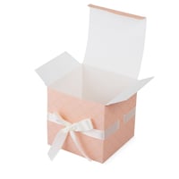 علبة التوزيعات الفاخرة بختم " عيدكم مبارك" لون ورد...