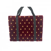 شنطة سجادة مخمل