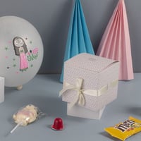 علبة التوزيعات الفاخرة بختم " عيدكم مبارك" لون خزا...