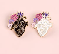 بروش القلب الأبيض