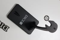 حامل سيف طولي