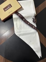 غترة ماركة بروجية مطرزة 2023