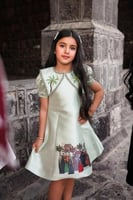 فستان بتصميم وطني انيق