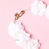 طوق ورد للبنات بتصميم الاسم مع التاج