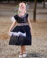 فستان اطفال بالاسم للعيد