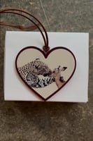 تعليقة النمر والغزال