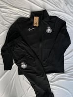 طقم النصر الشتوي اسود