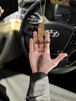 تعليقة سيارة رسمة الصقر مع كسرة العود