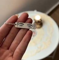 قلادة بحفر وطباعة صورة العيون