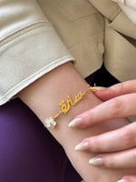 اسوارة الاناقة بالاسم و الوردة