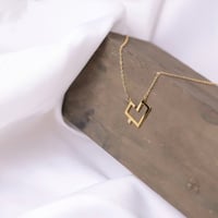 سلسال رقبه حرفين بشكل القلب - متجر سلطانة