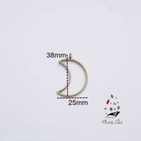 384 - تعليقة شكل هلال لون برونزي