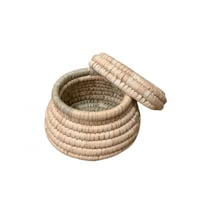 علبة خسف حجم وسط