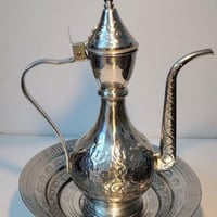 ابريق غسيل لون فضي