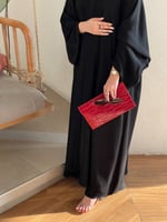 عبايه بقيطان خفيف