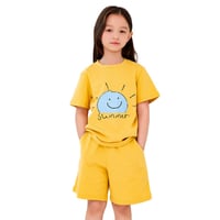 طقم صيفي بارد برسمة الشمس السعيدة