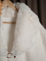 كاب فرو فاخر (Faux Fur Cape)-أبيض