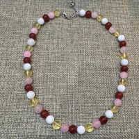 صممي قلادتك بنفسك