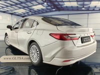Toyota Camry 2025 White 1:18 Diecast Car Model
