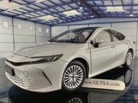 Toyota Camry 2025 White 1:18 Diecast Car Model