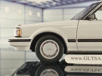 Toyota Crown MS122 White (Red Interior) 1:18 XiaoG...