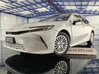 Toyota Camry 2025 White 1:18 Diecast Car Model