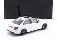 Mercedes-Benz C63 AMG Diamond White 1:18 GT Spirit...