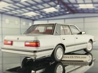 Toyota Crown MS122 White (Red Interior) 1:18 XiaoG...