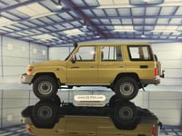 Toyota Land Cruiser 76 Beige 1:18 Almost Real 8701...