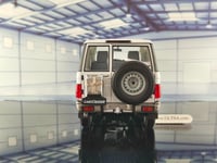 Toyota Land Cruiser 76 White 1:18 Almost Real 8701...