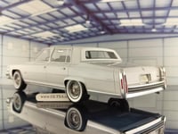 Cadillac Fleetwood Brougham 1982 White 1:18 BoS-MO...