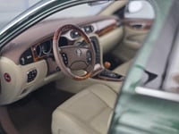 Jaguar XJ6 (X350) Racing Green 1:18 Almost Real 81...