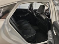 Toyota Avalon White 1:18 Diecast Car Model - مجسم...