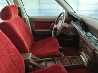 Toyota Crown MS122 White (Red Interior) 1:18 XiaoG...