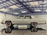 Cadillac Fleetwood Brougham 1982 White 1:18 BoS-MO...