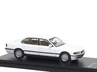 BMW 750iL (E38) White 1:64 Almost Real 630202001