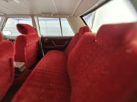 Toyota Crown MS122 White (Red Interior) 1:18 XiaoG...