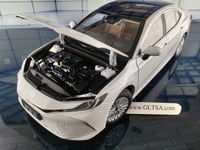 Toyota Camry 2025 White 1:18 Diecast Car Model