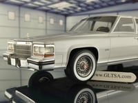Cadillac Fleetwood Brougham 1982 White 1:18 BoS-MO...