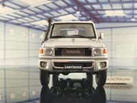 Toyota Land Cruiser 76 White 1:18 Almost Real 8701...
