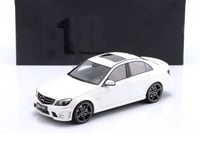 Mercedes-Benz C63 AMG Diamond White 1:18 GT Spirit...