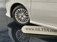 Toyota Camry 2025 White 1:18 Diecast Car Model